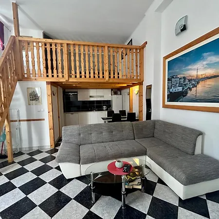 Apartment Dani *